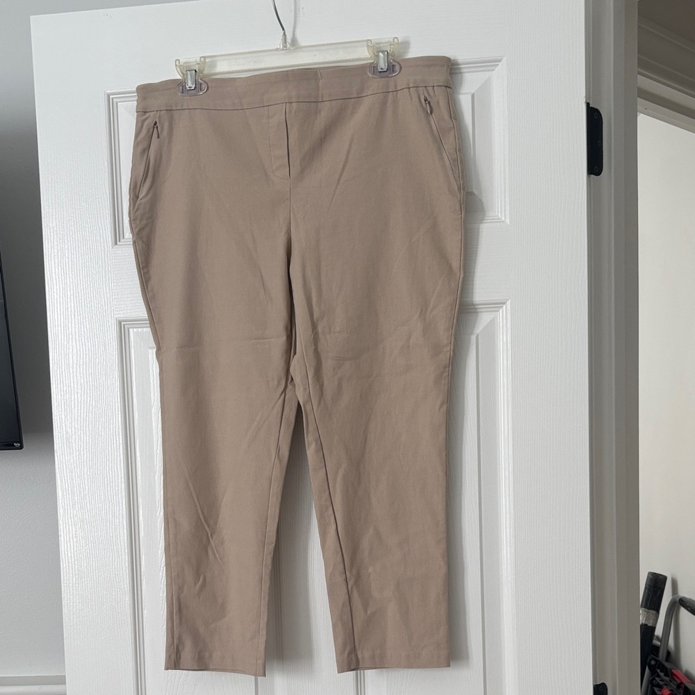 Jules & Leopold Tan Ankle Pants. Excellent condition